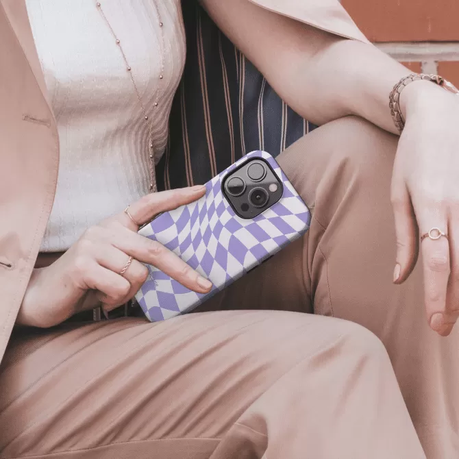 Apple iphone telefono deklas violetines ir baltos spalvos languotas